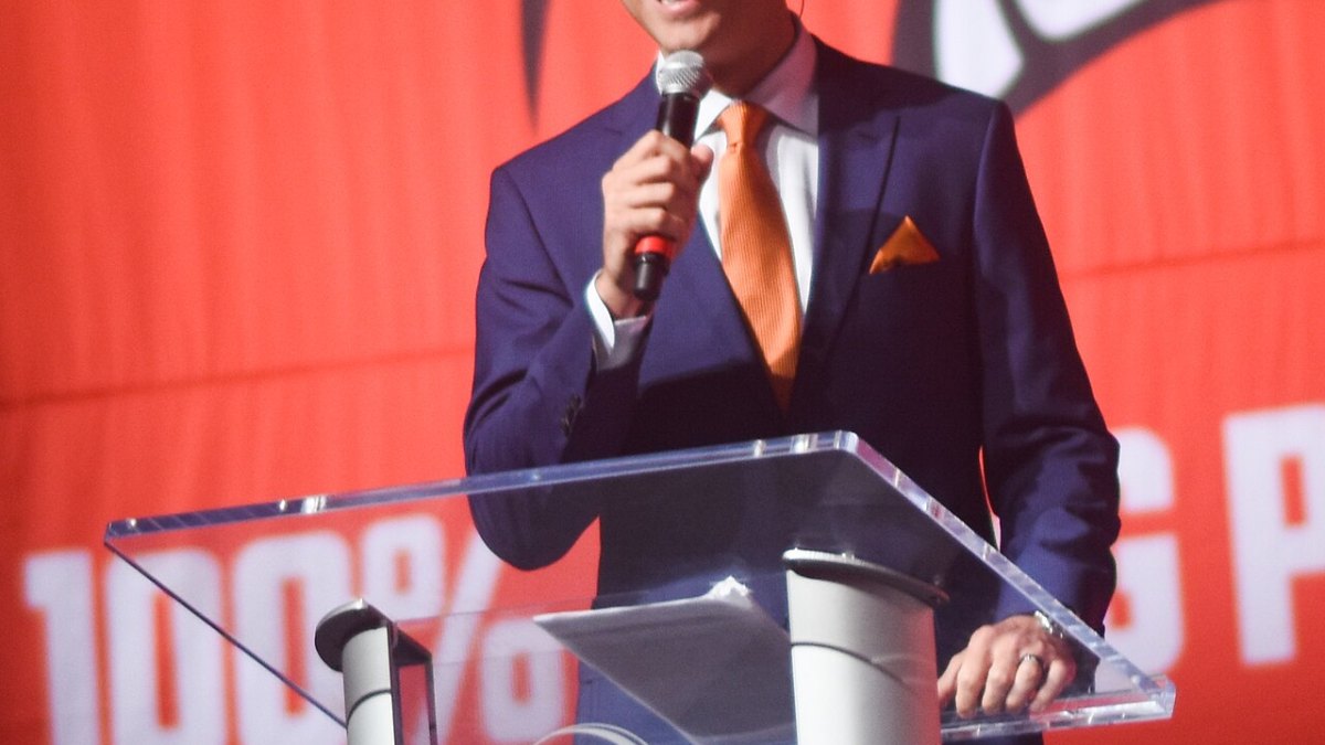 Unveiling 400 New Coral Species in the Rainbow Reef – A Marine Marvel